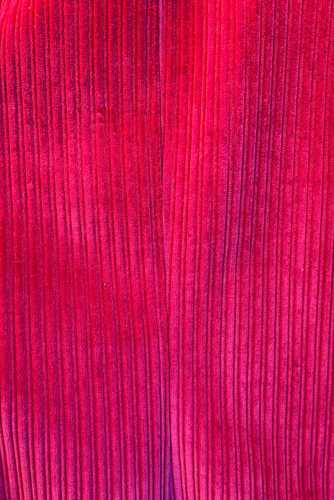 Cacciatora Red Detail 